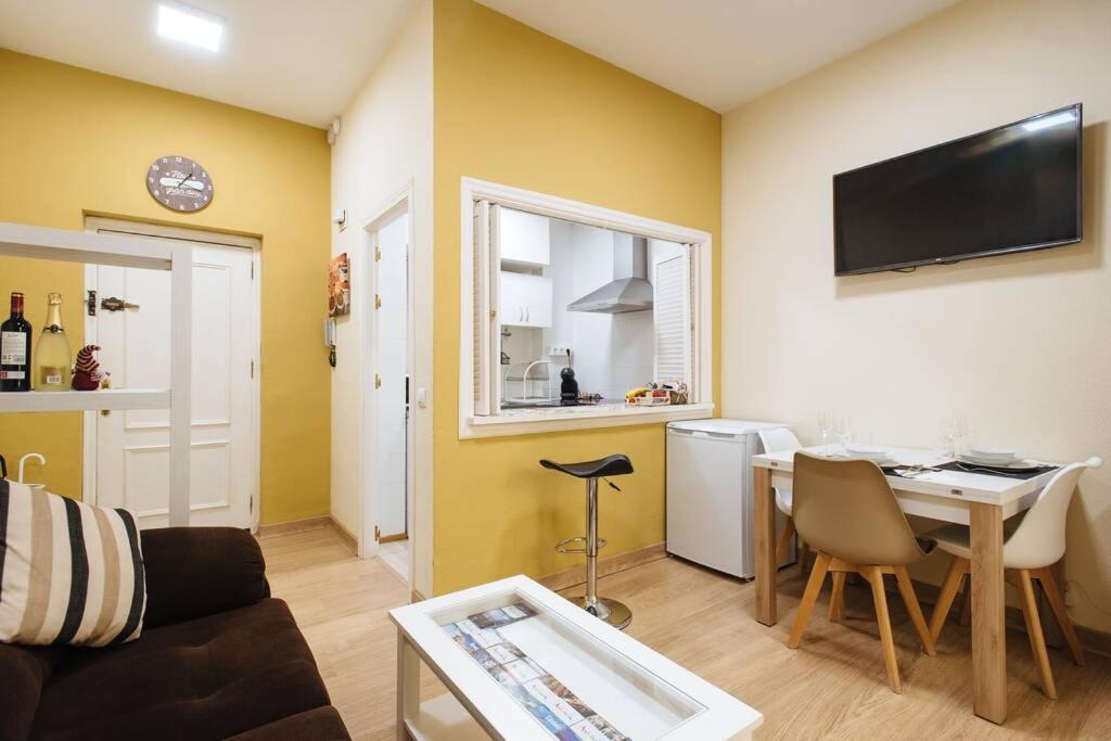 Cozy And Well Located Apartment In The Center Of Seville Ngoại thất bức ảnh