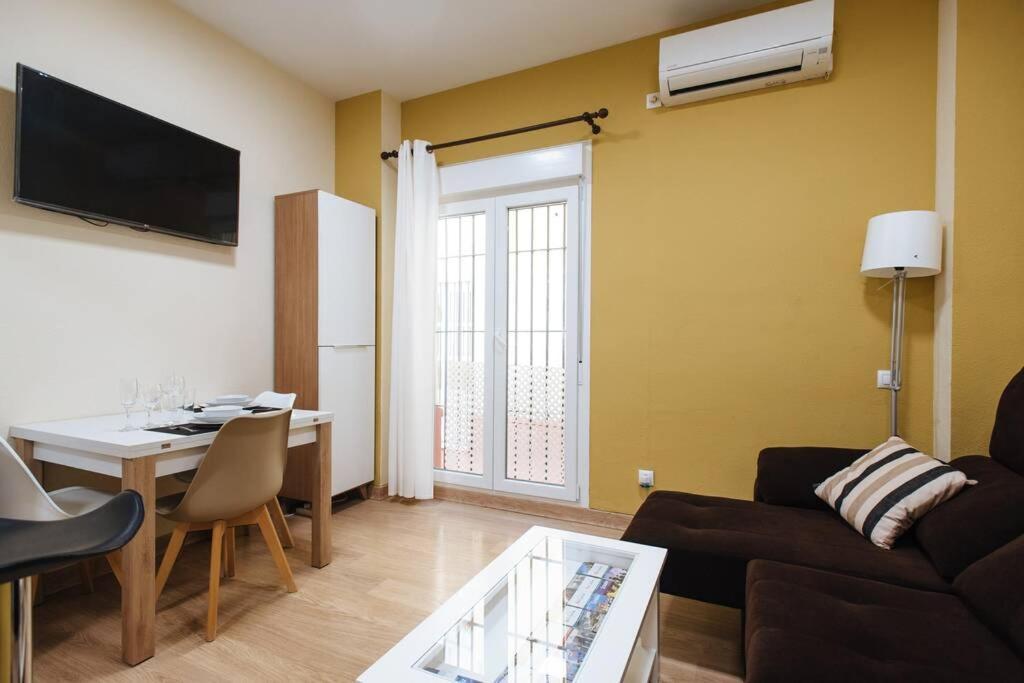Cozy And Well Located Apartment In The Center Of Seville Ngoại thất bức ảnh